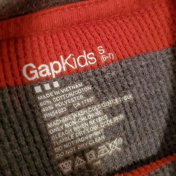 🏒Boys striped thermal from Gap size small - Picture 3 of 3